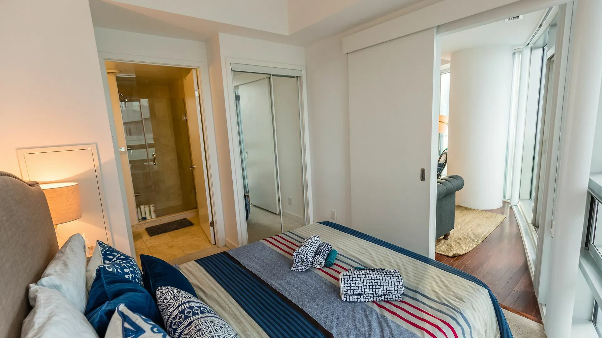 טורונטו Ice Premier Suites קנדה