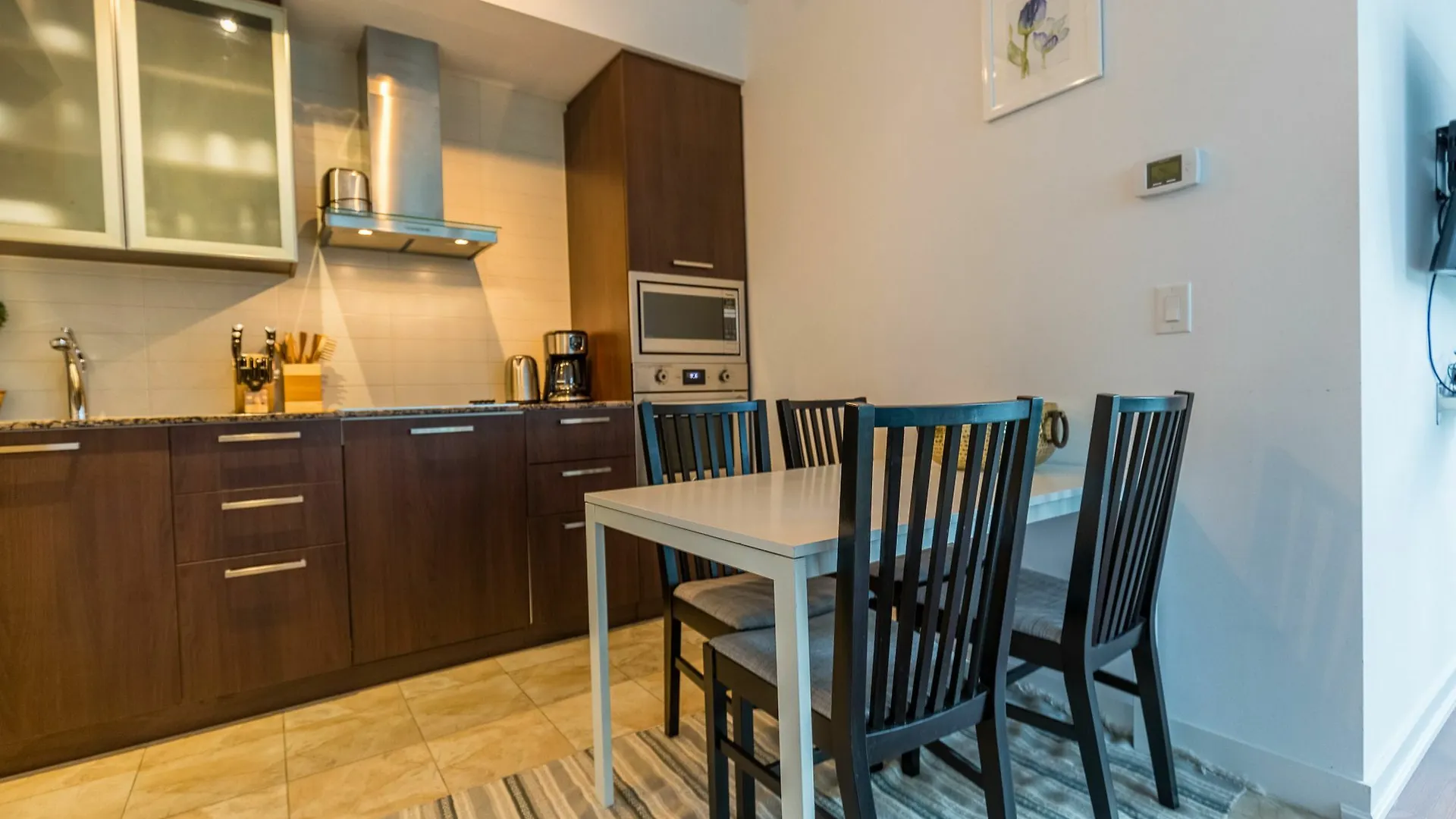 טורונטו Ice Premier Suites 3*,  קנדה